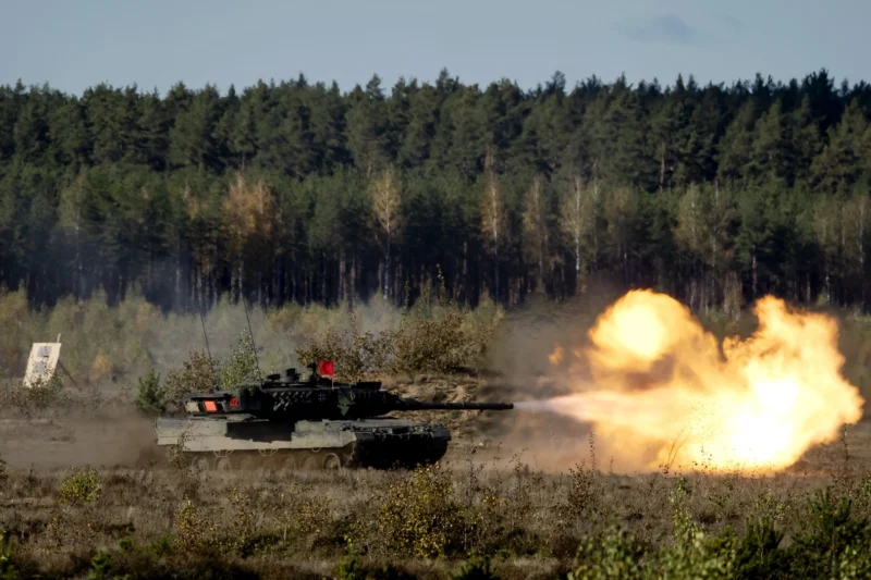 Defensie-uitgaven NAVO-landen groeiden in decennia niet zo snel