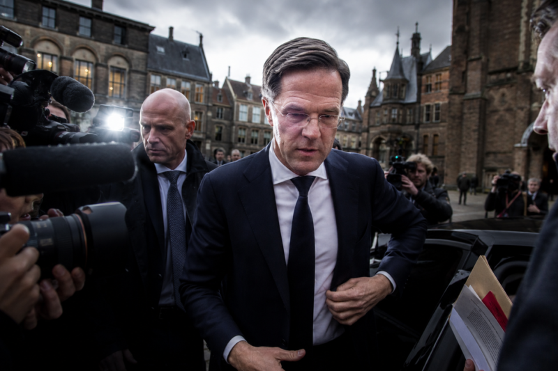 Geheime Machtstrijd in Den Haag: “Vertrouwelijke Documenten” Zorgen Voor Politieke Aardbeving